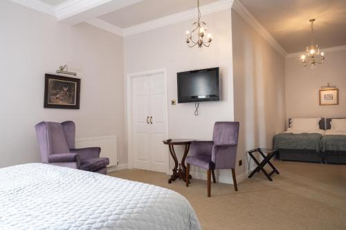 Waterton Park Hotel - image 6