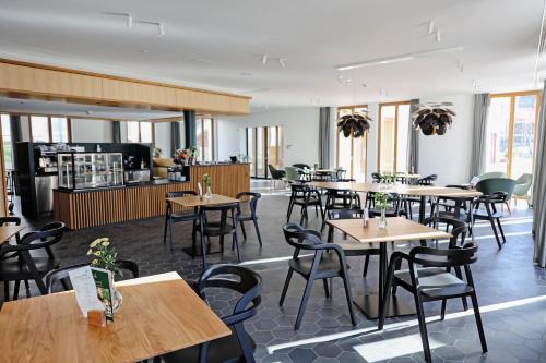 Restaurant, Gästehaus WOHNPARK St. Chrischona (Gastehaus WOHNPARK St. Chrischona) in Bettingen