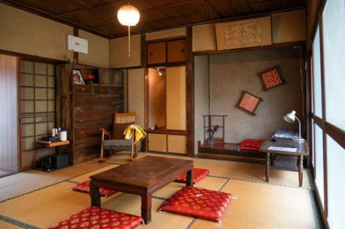. Nogataの商店街の一角にあるちいさな隠れ家　忘覚庵