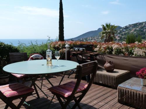 Beau studio avec terrasse, vue mer exceptionnelle Alcat - Les Clés de l'Esterel - Location saisonnière - Théoule-sur-Mer