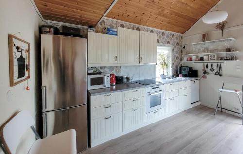Kitchen, Nice Home In Jelsa With Kitchen in Jelsa