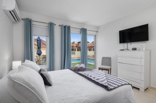 Adele's Apartment with Pool, 5 minutes walk to the beach, Palm-Eagle Beach (foto 10)