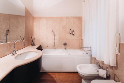 Charming Milan Apartments Brera - Madonnina - image 9