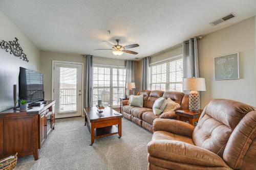 Branson Condo with Pool about 3 Mi to Silver Dollar City
