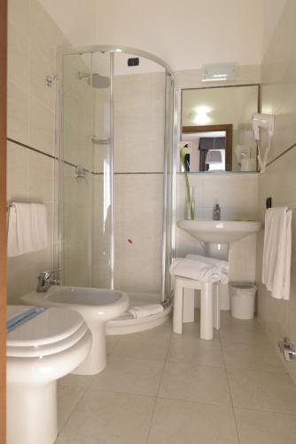 Single Room image 5