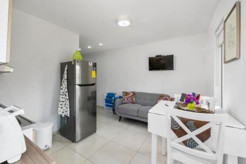 Adele's Apartment with Pool, 5 minutes walk to the beach, Palm-Eagle Beach (foto 4)