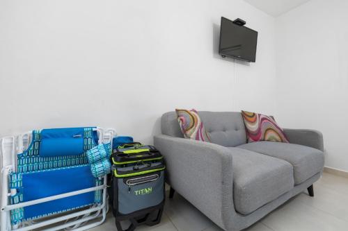 Adele's Apartment with Pool, 5 minutes walk to the beach, Palm-Eagle Beach (foto 7)