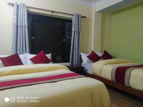 2 twin beds