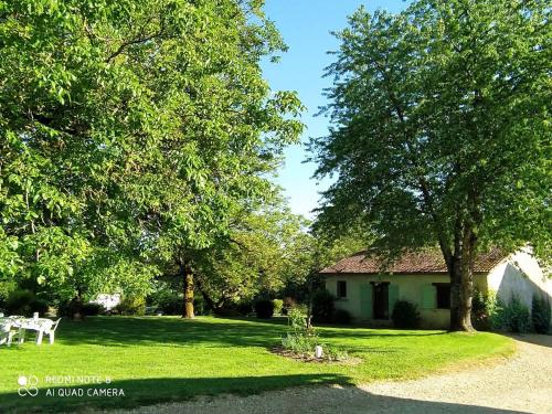 Propriete de 4 chambres a Angoisse a 800 m de la plage avec terrasse et wifi - Location saisonnière - Angoisse