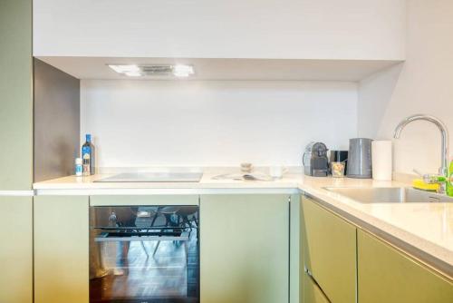 Cozy Retreat in Antwerp with balcony, Amberes (foto 7)