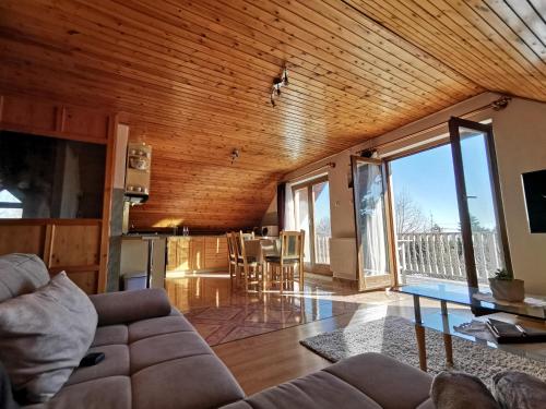 Shared lounge/TV area, Julia Apartman in Balatonalmadi