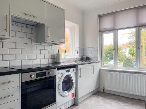 Wembley Stadium Central Modern & Cozy Apartment - image 7