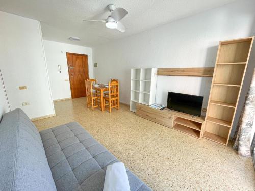One-Bedroom Apartment image 9
