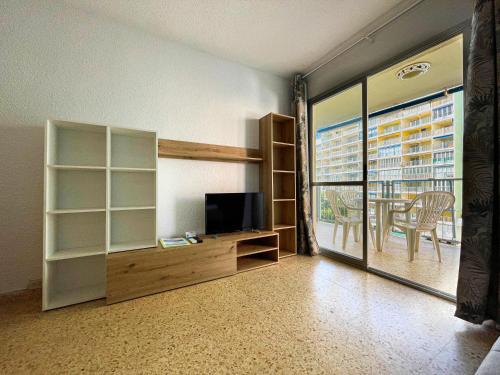 One-Bedroom Apartment image 5