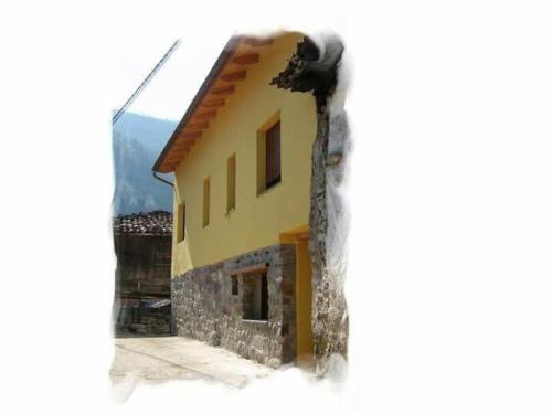 . Welcoming House in Bermiego with All Comforts