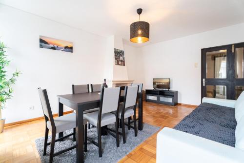 Host Wise - Spacious Sunny House with terrace & BBQ, Vila Nova de Gaia (fotografie 3)