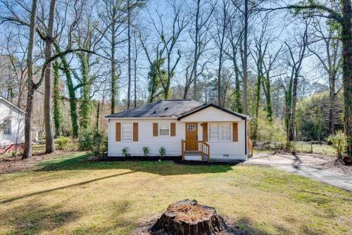 Pet-Friendly Mableton Home with Grill and Fire Pit! in Mableton