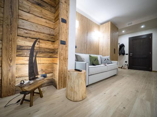2 bedrooms, 5 beds