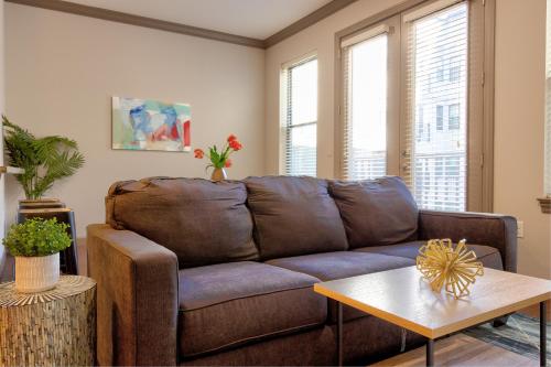 Two-Bedroom Apartment (Self Check-in with Virtual Front Desk)