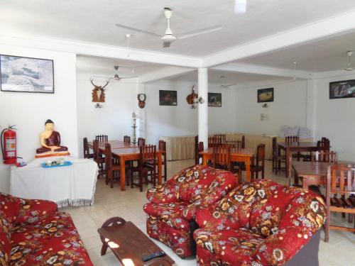 kawasan lounge/TV kongsi, Wellawaya Rest House in Wellawaya