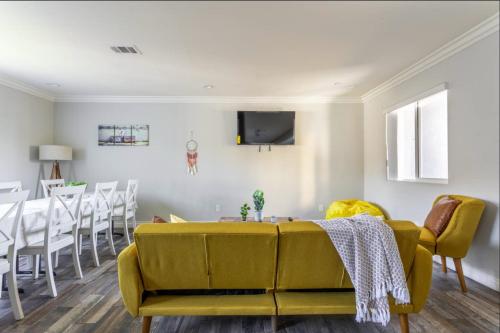 Cheerful 5BR house with parking near USC, Los Angeles (foto 6)