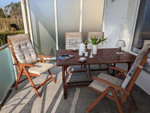 Balkons/terase, Ferienhaus am See mit Ruderboot in Mustin
