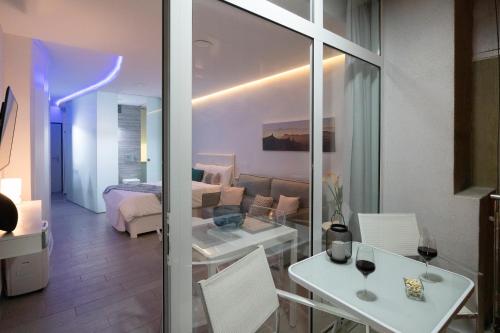 One-Bedroom Apartment image 10