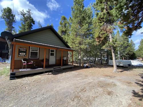 Forest View Cabin in West Yellowstone, USA