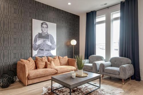 Modern Monroe - Private Rooftop - Minutes to Broadway in Nashville, USA