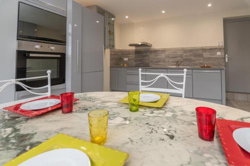 廚房, Le Pied à Terre de Montcenis - Appt avec parking privé (Le Pied a Terre de Montcenis - Appt avec parking prive) in 勒克佐