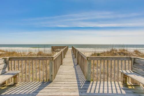 Ocean Isle Beach Retreat with Balcony and Pool Access!