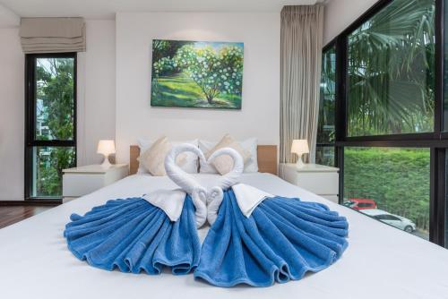 Double Room with Park View image 10