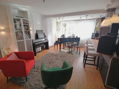 Lovely central flat with grand piano, family friendly, Berlino (foto 6)