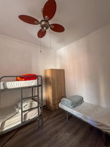 Basic Triple Room with Shared Bathroom