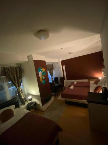 Allaga House Room Type - Standard Triple Room