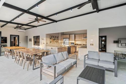 cuisine, Brand-New 6BD Giant with Private Pool by SPCR in Potrero