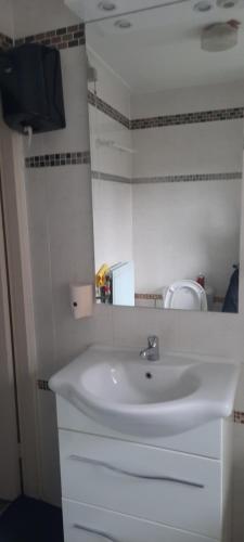 Bathroom, SIMLA INDIAAS RESTAURANT VOOR KAMER in Sittard