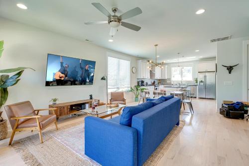 Country Thunder - Private Balcony - 5 Min Walk to Geodis Park in Nashville, Vereinigte Staaten von Amerika