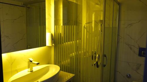 TALLES CITY HOTEL TALLES CITY HOTEL