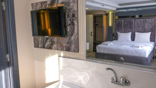 TALLES CITY HOTEL TALLES CITY HOTEL