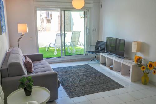 White Penthouse by Hello Homes Sitges - image 3