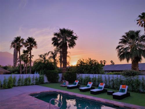 Luxury home near Palm Springs, large backyard and pool in Cathedral City, USA