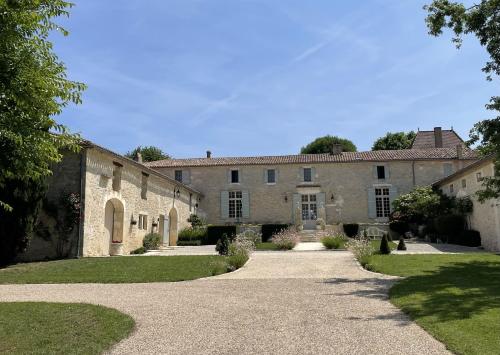 Chateau Masburel - Accommodation - Fougueyrolles
