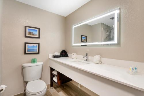 Comfort Suites West Jacksonville - image 2