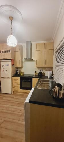 Kitchen, Farnaught Farmhouse Apartment, Lough Rynn, Mohill in Mohill