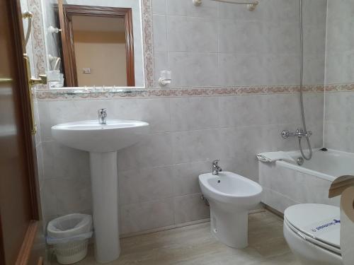 Hostal San Roque - image 13