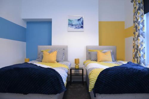 Londonderry - 3 BDR, Sleeps 6, Parking, WIFI, Stockton on Tees city centre – khách sạn tại Newtown