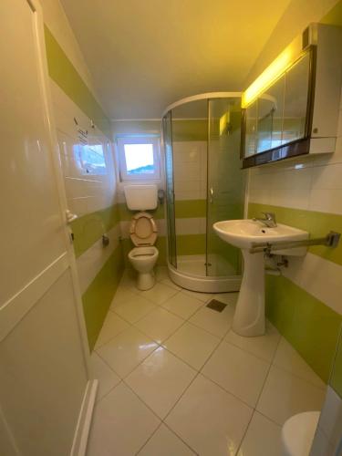 One-Bedroom Apartment image 1