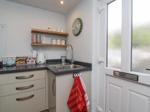 Foxholes Lodge - image 6