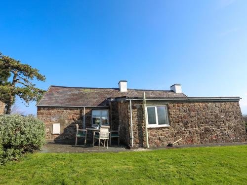 Tan Twr Farm Cottage - image 9